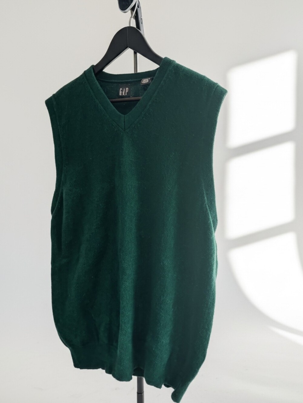 GAP Men's Dark Green Lambs Wool V-Neck Sweater Vest Size L